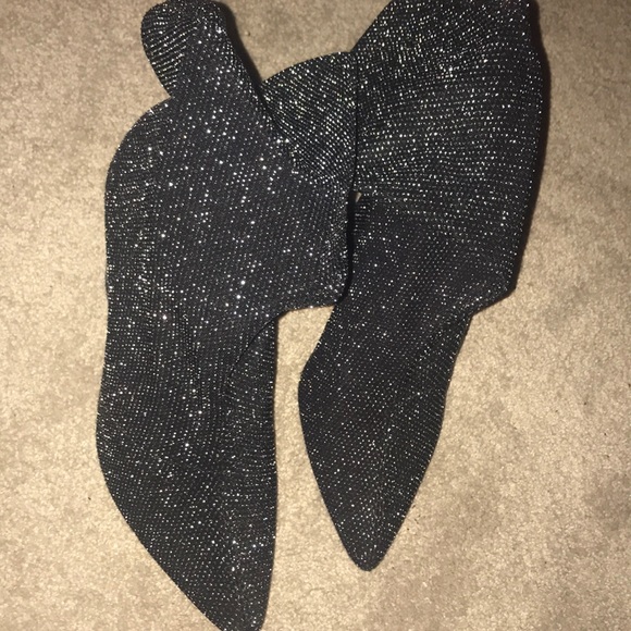 Black/silver booties from shoedazzle.Never worm - Picture 2 of 3